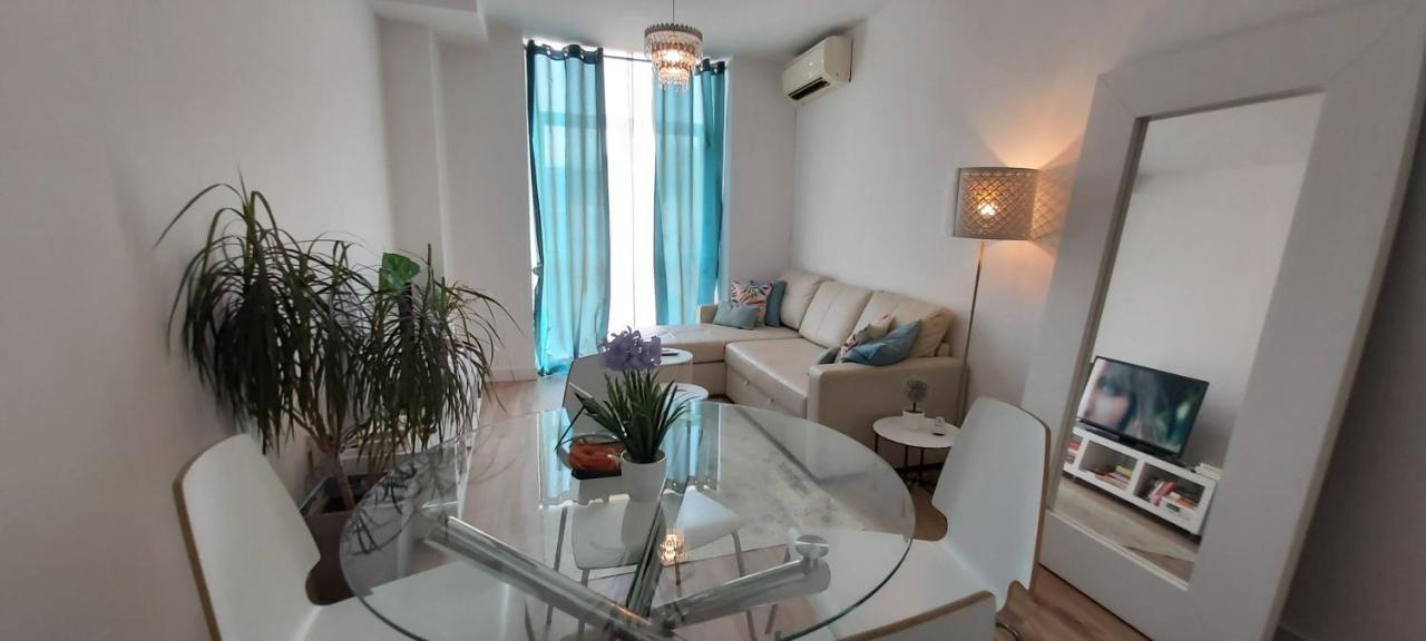 Malaga Centro Terraza Apartment Bagian luar foto